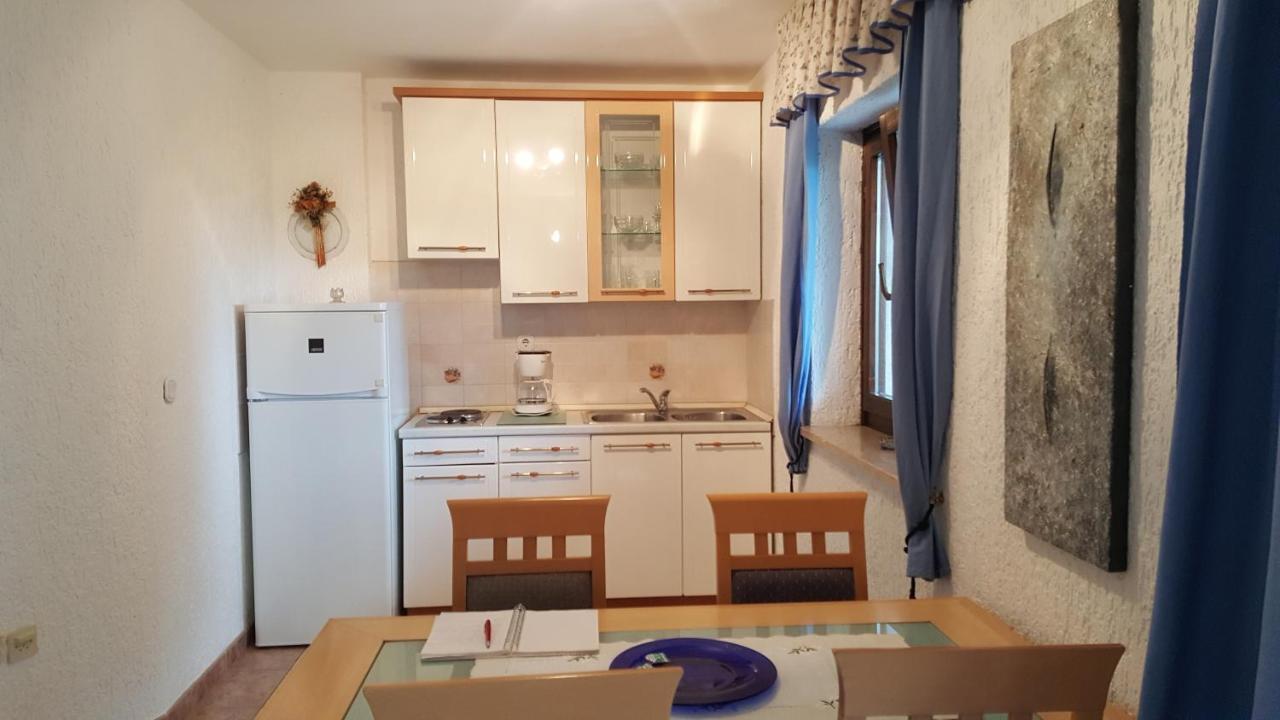 Apartments Coki Фунтана Екстериор снимка