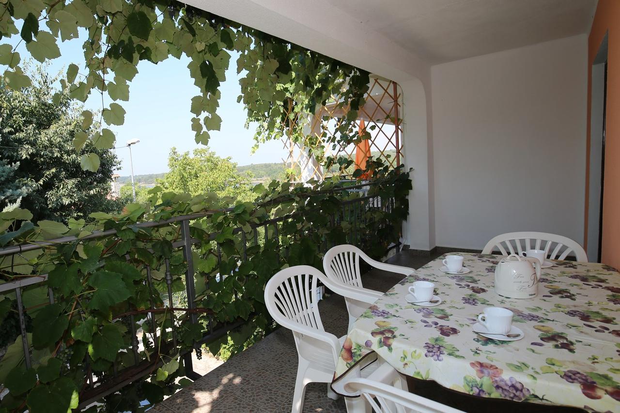 Apartments Coki Фунтана Екстериор снимка