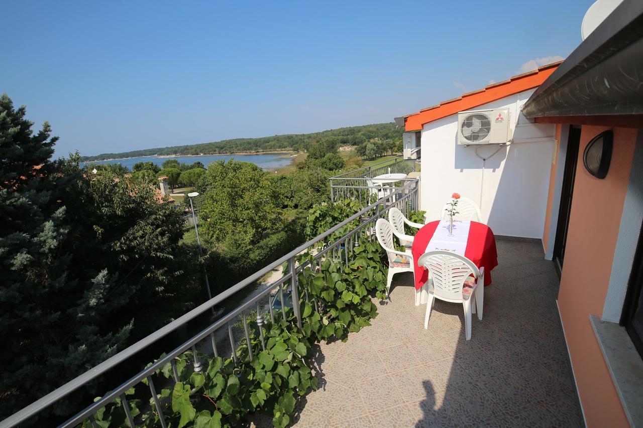 Apartments Coki Фунтана Екстериор снимка