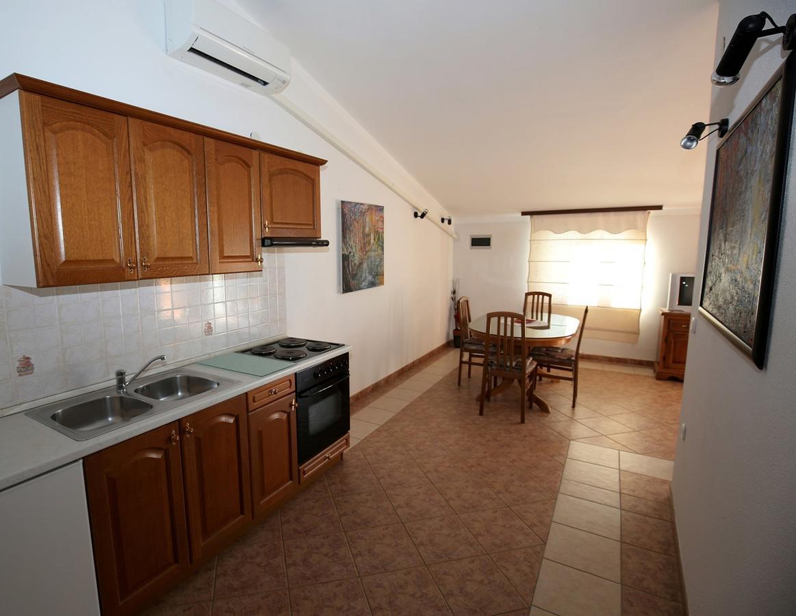Apartments Coki Фунтана Екстериор снимка