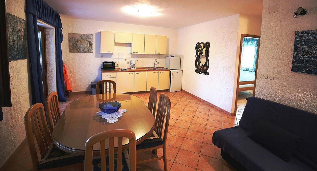 Apartments Coki Фунтана Екстериор снимка