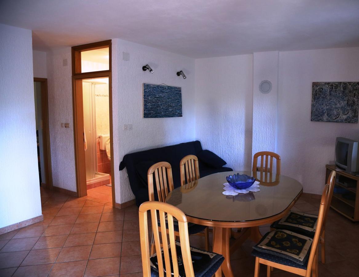Apartments Coki Фунтана Екстериор снимка