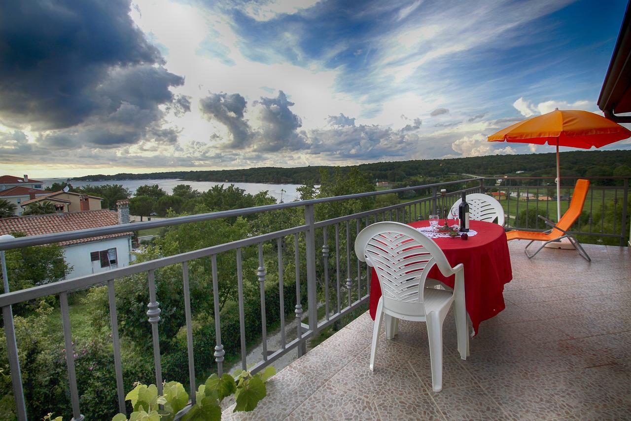 Apartments Coki Фунтана Екстериор снимка