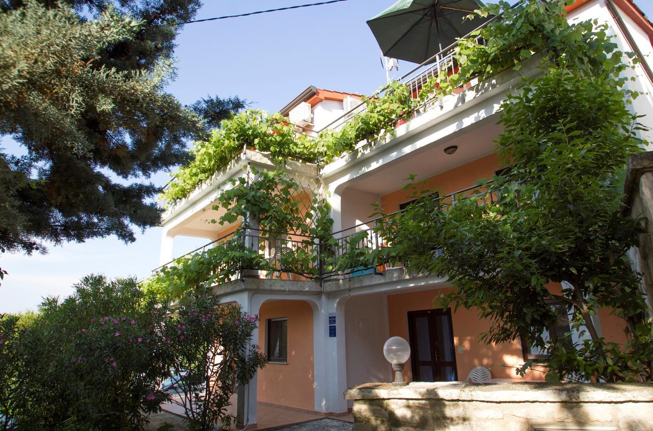 Apartments Coki Фунтана Екстериор снимка