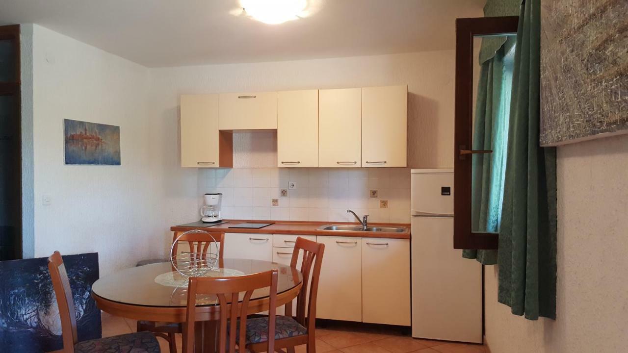 Apartments Coki Фунтана Екстериор снимка